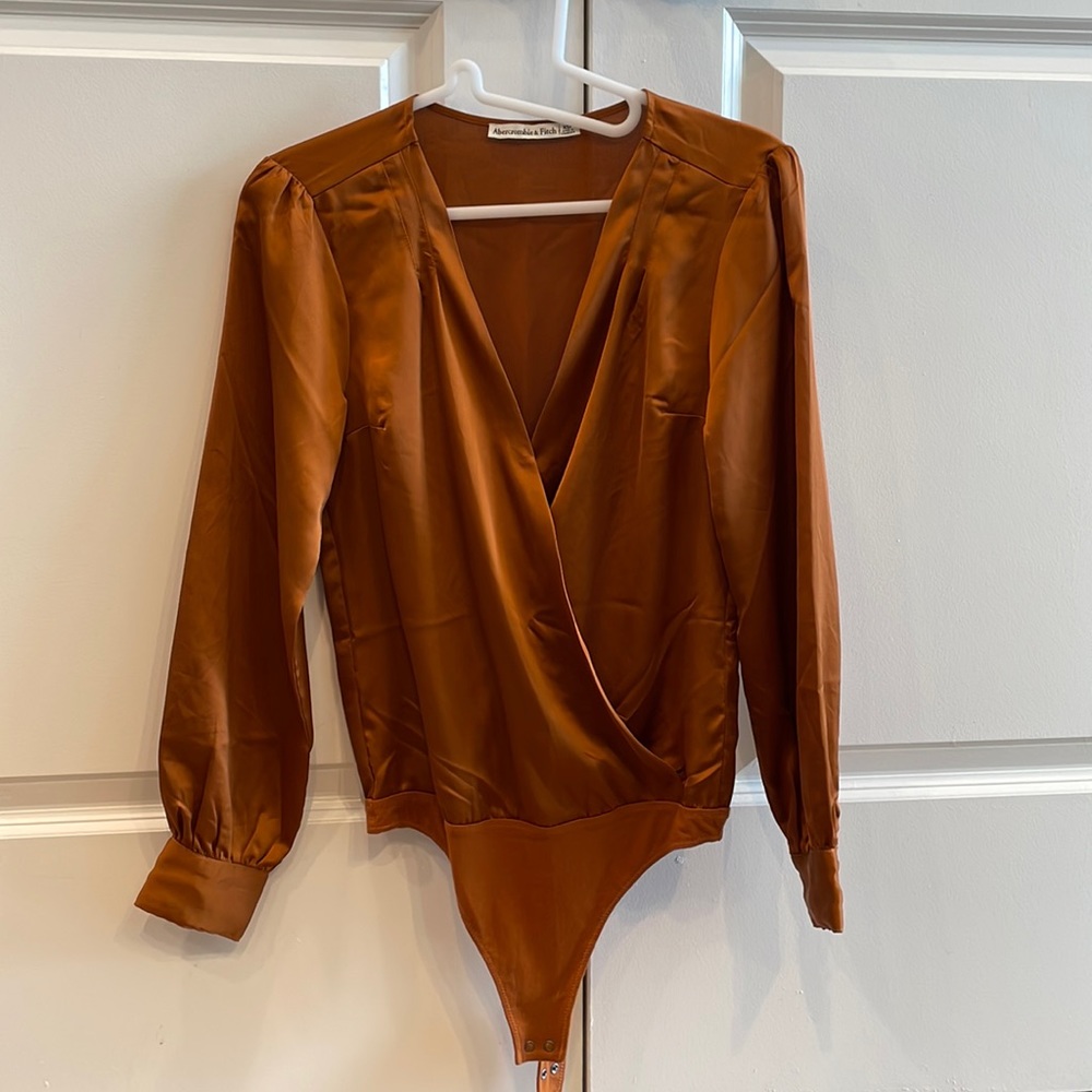 NWOT Satin Abercrombie wrap front bodysuit XS petite